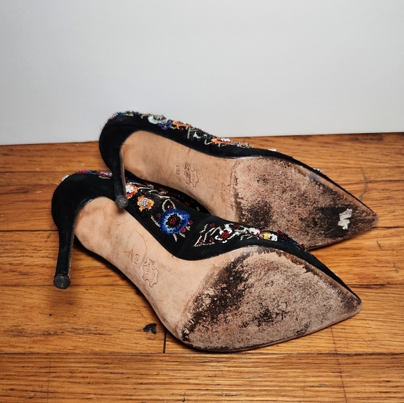 5/$100 SALE -  Vintage Embroidered Floral Nicole Miller Beaded Suede Stilettos - Picture 11 of 12
